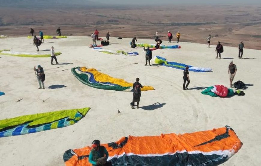 Paragliding at the Kik Plateau